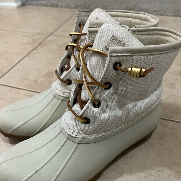 Sperry boots - Picture 1 of 3